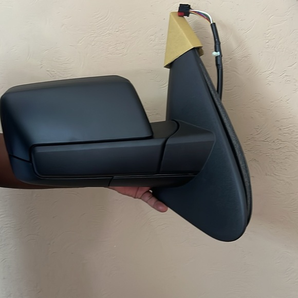 New Never Used Kool-Vue Ford Expoditon 2012 Passenger & Driver Mirrors - Picture 5 of 6